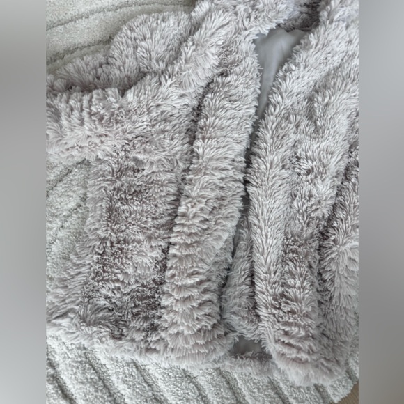 Furry cream / beige jacket - Picture 4 of 7